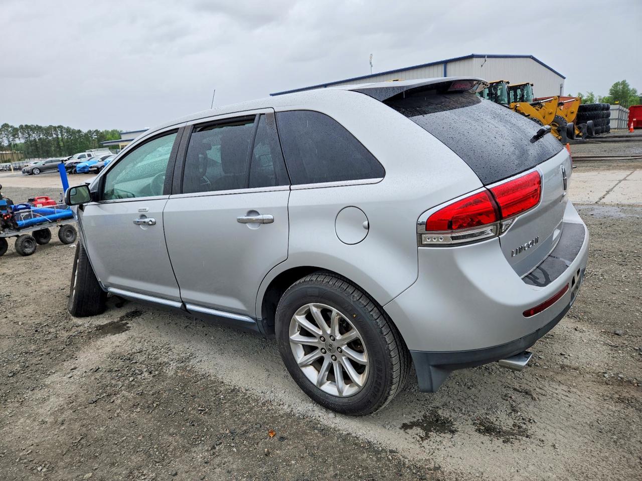 2011 LINCOLN MKX photo 2
