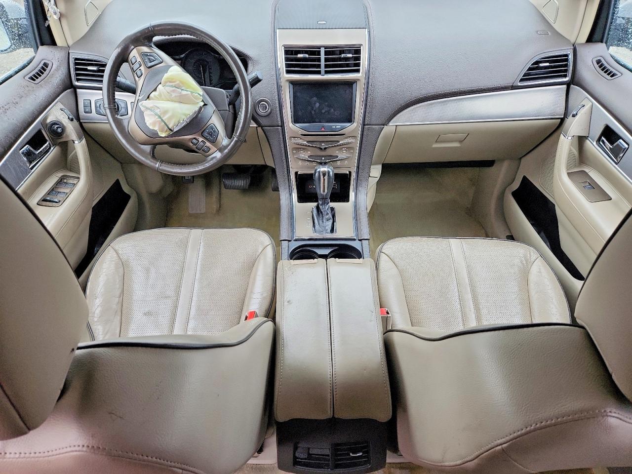2011 LINCOLN MKX photo 8