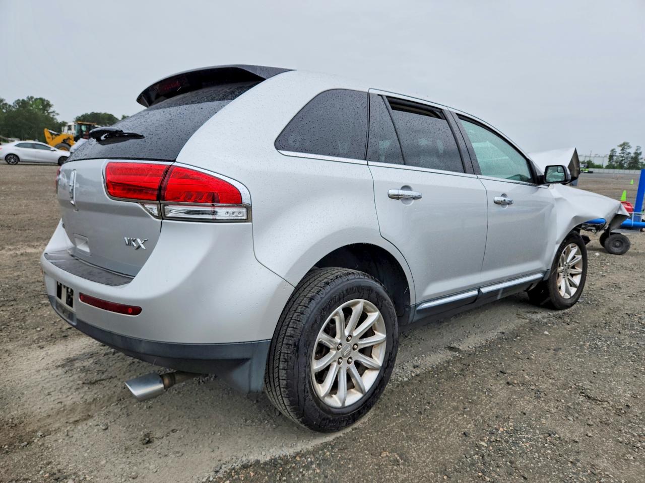 2011 LINCOLN MKX photo 3