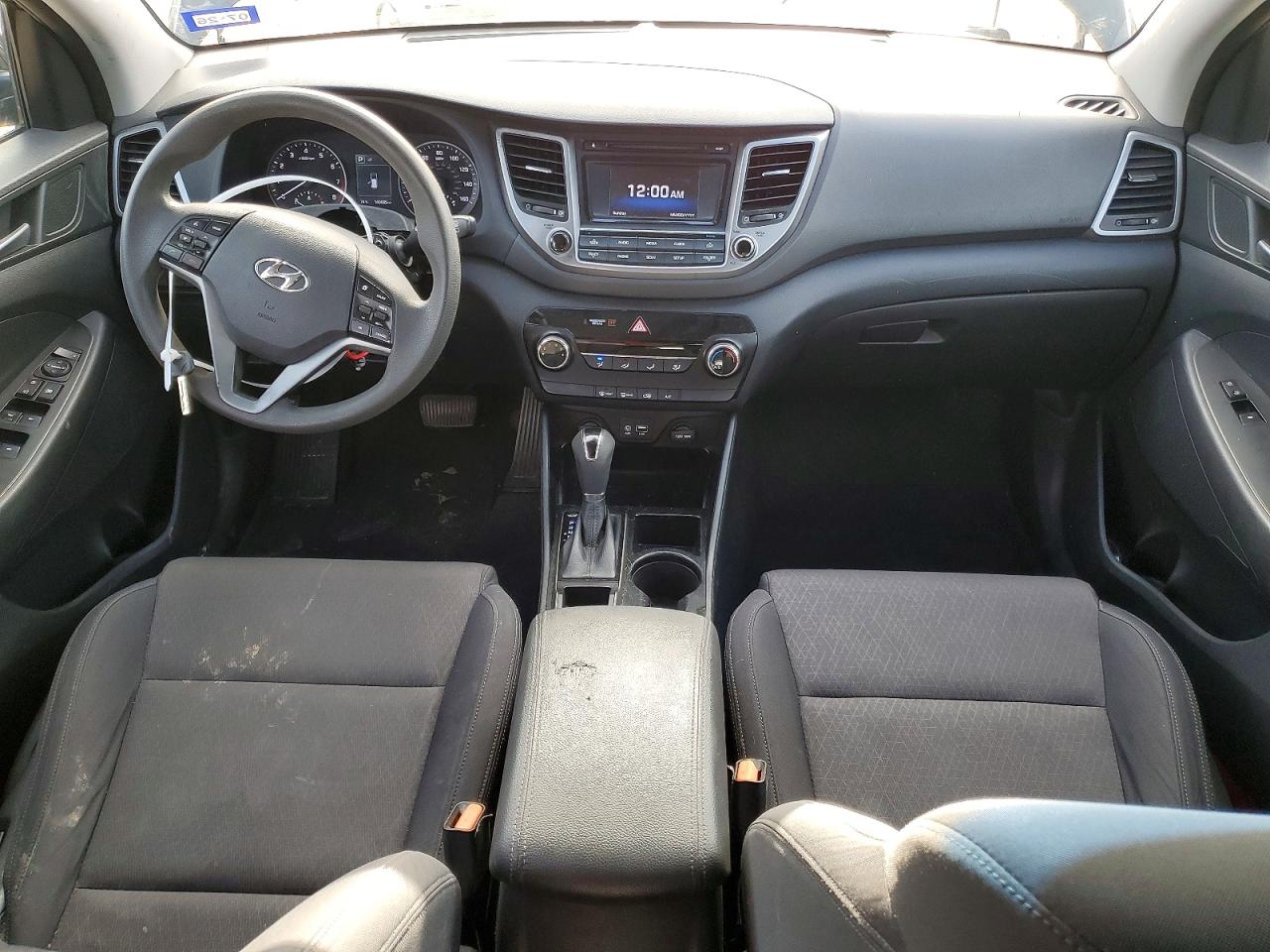 2017 HYUNDAI TUCSON SE photo 15