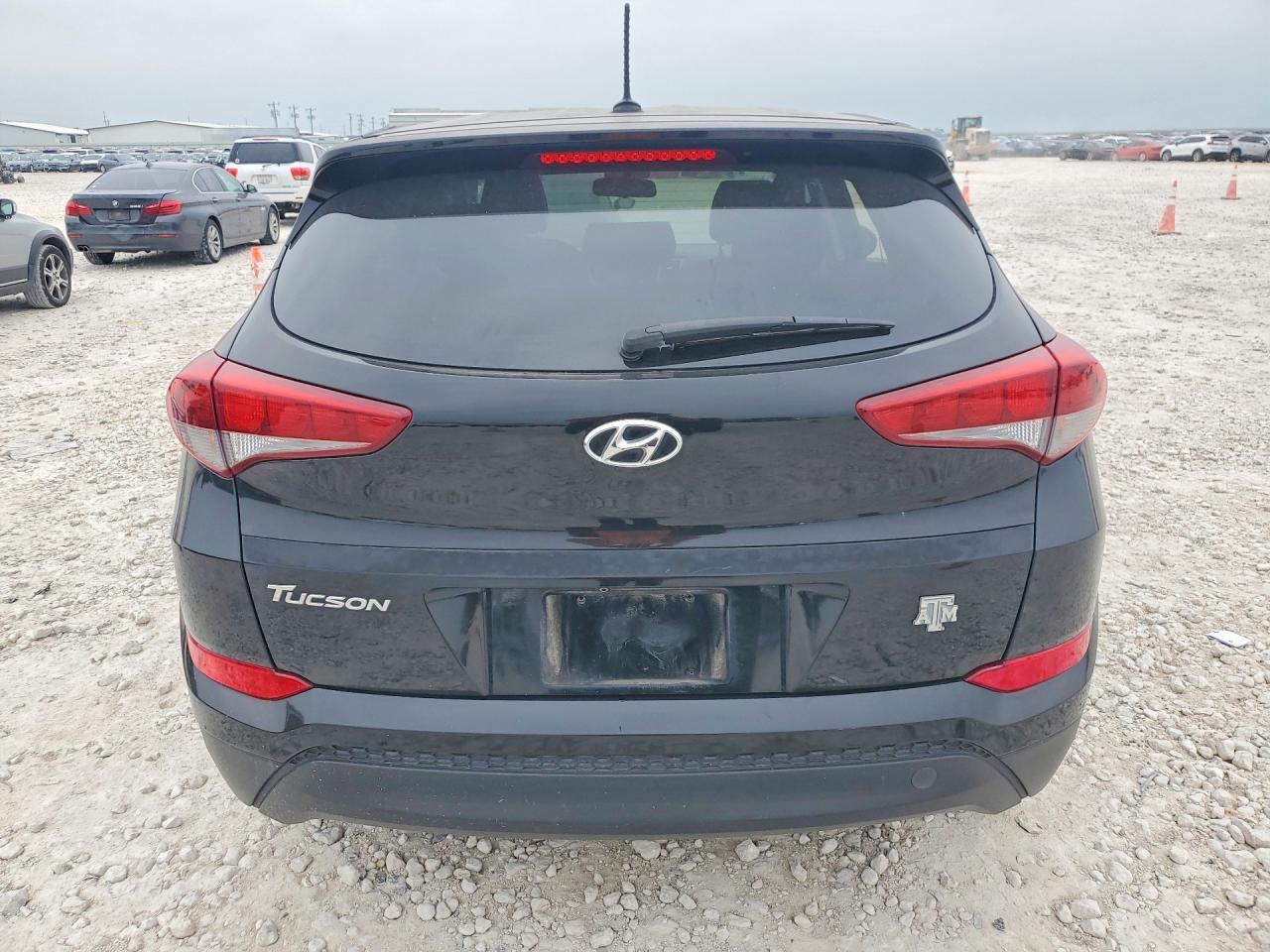 2017 HYUNDAI TUCSON SE photo 11