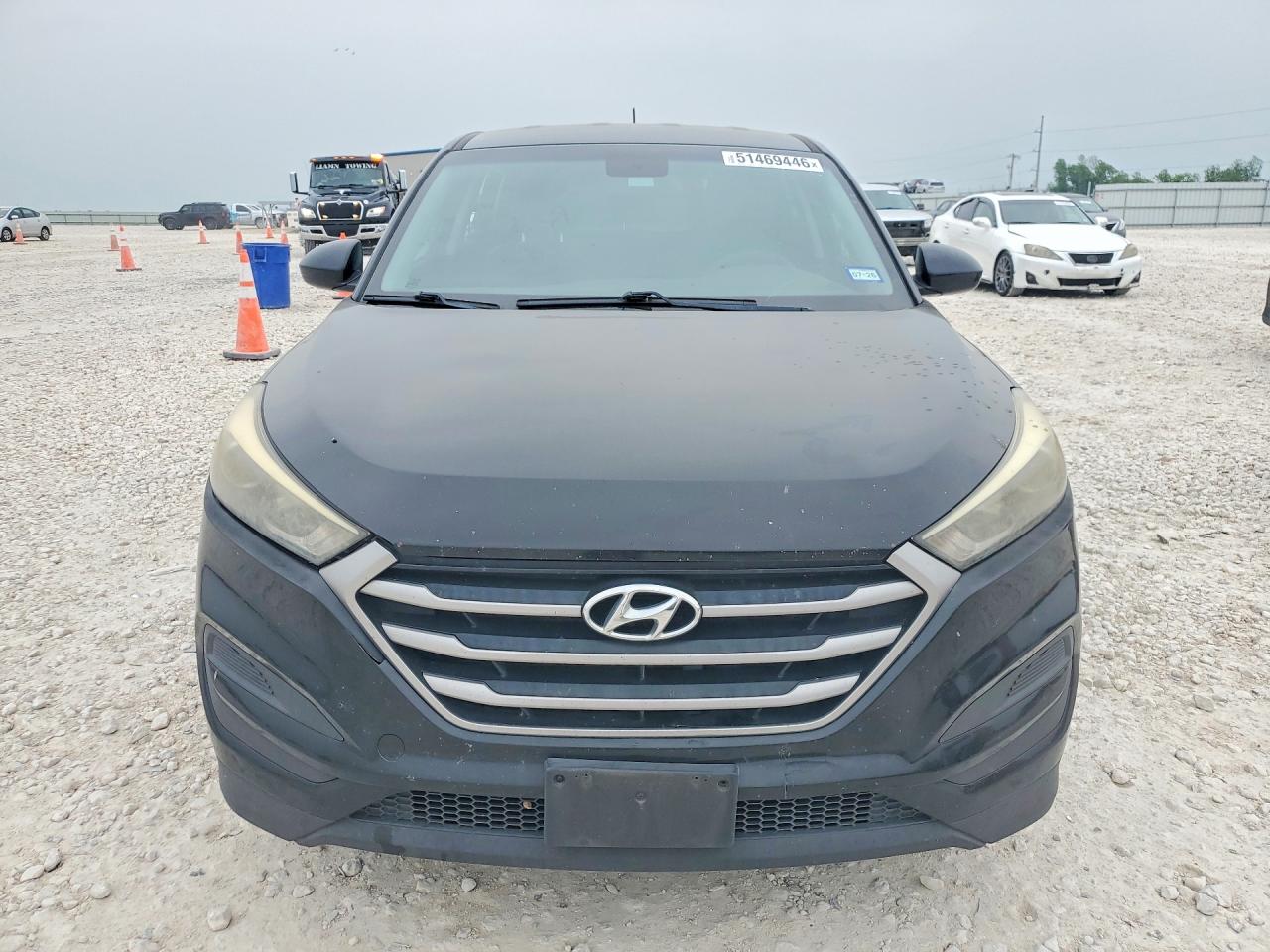 2017 HYUNDAI TUCSON SE photo 9