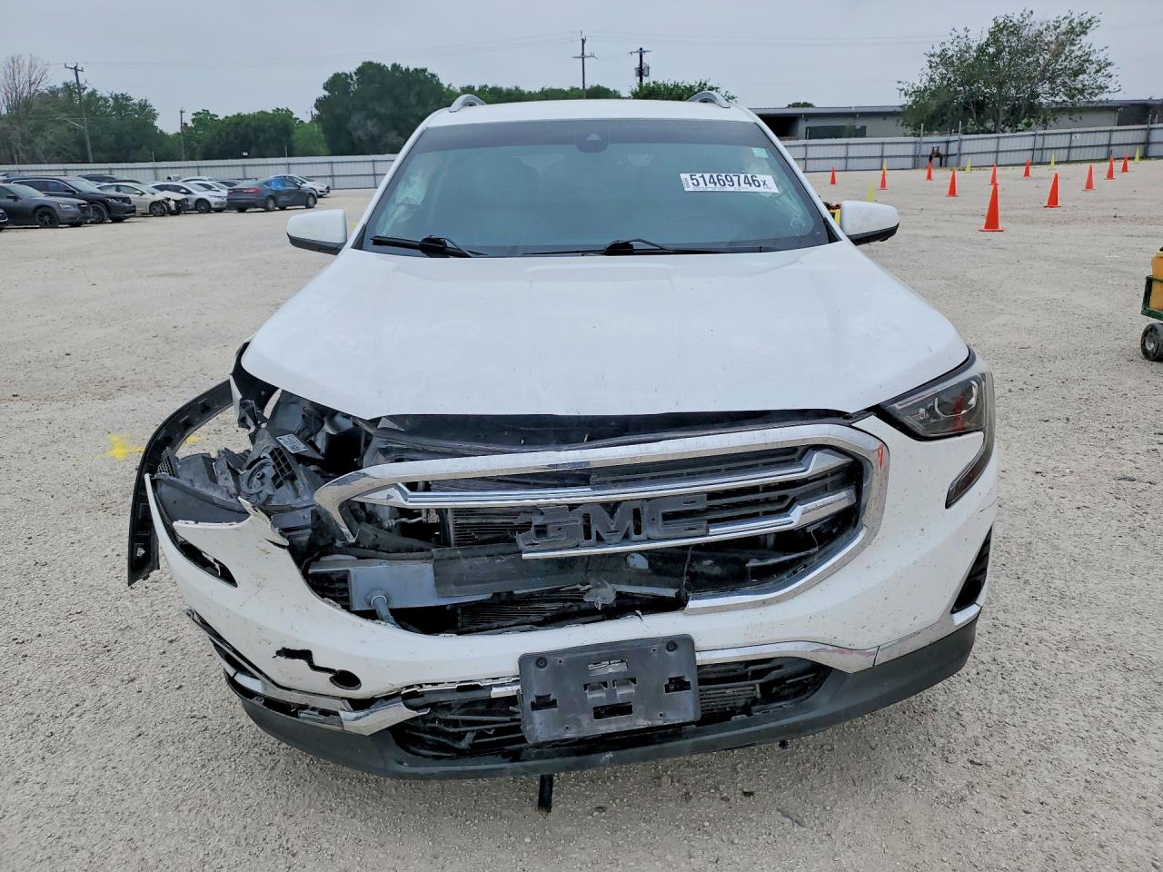 2019 GMC TERRAIN SLT photo 9