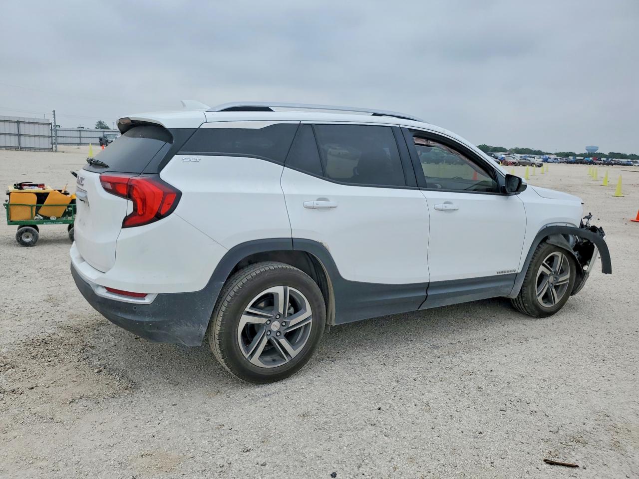 2019 GMC TERRAIN SLT photo 5