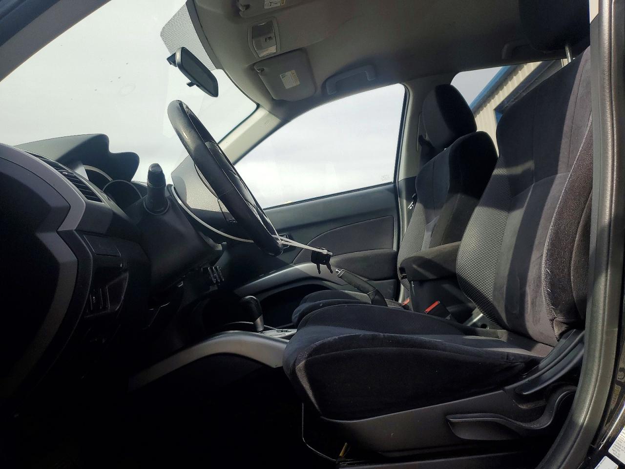 2012 MITSUBISHI OUTLANDER ES photo 19