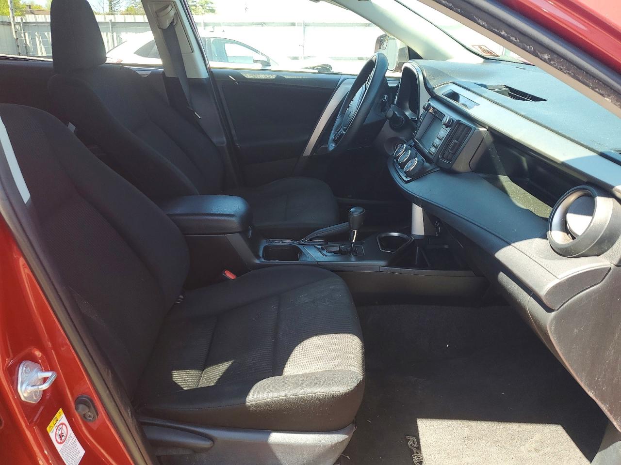 2017 TOYOTA RAV4 LE photo 13
