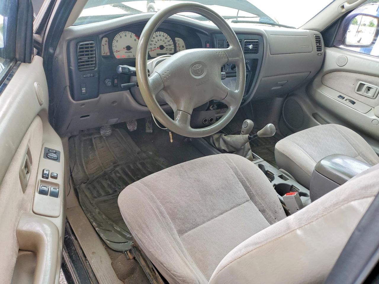 2001 TOYOTA TACOMA XTRACAB photo 22