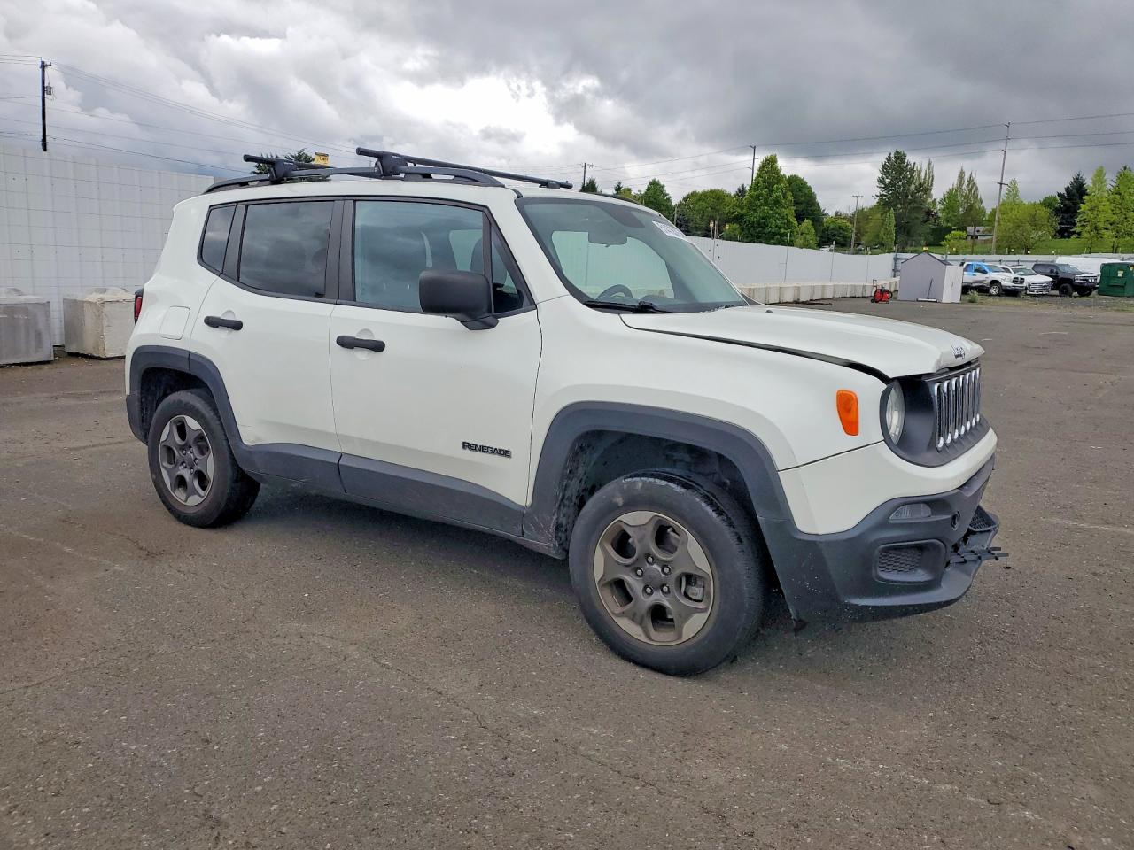 2017 JEEP RENEGADE SPORT photo 4
