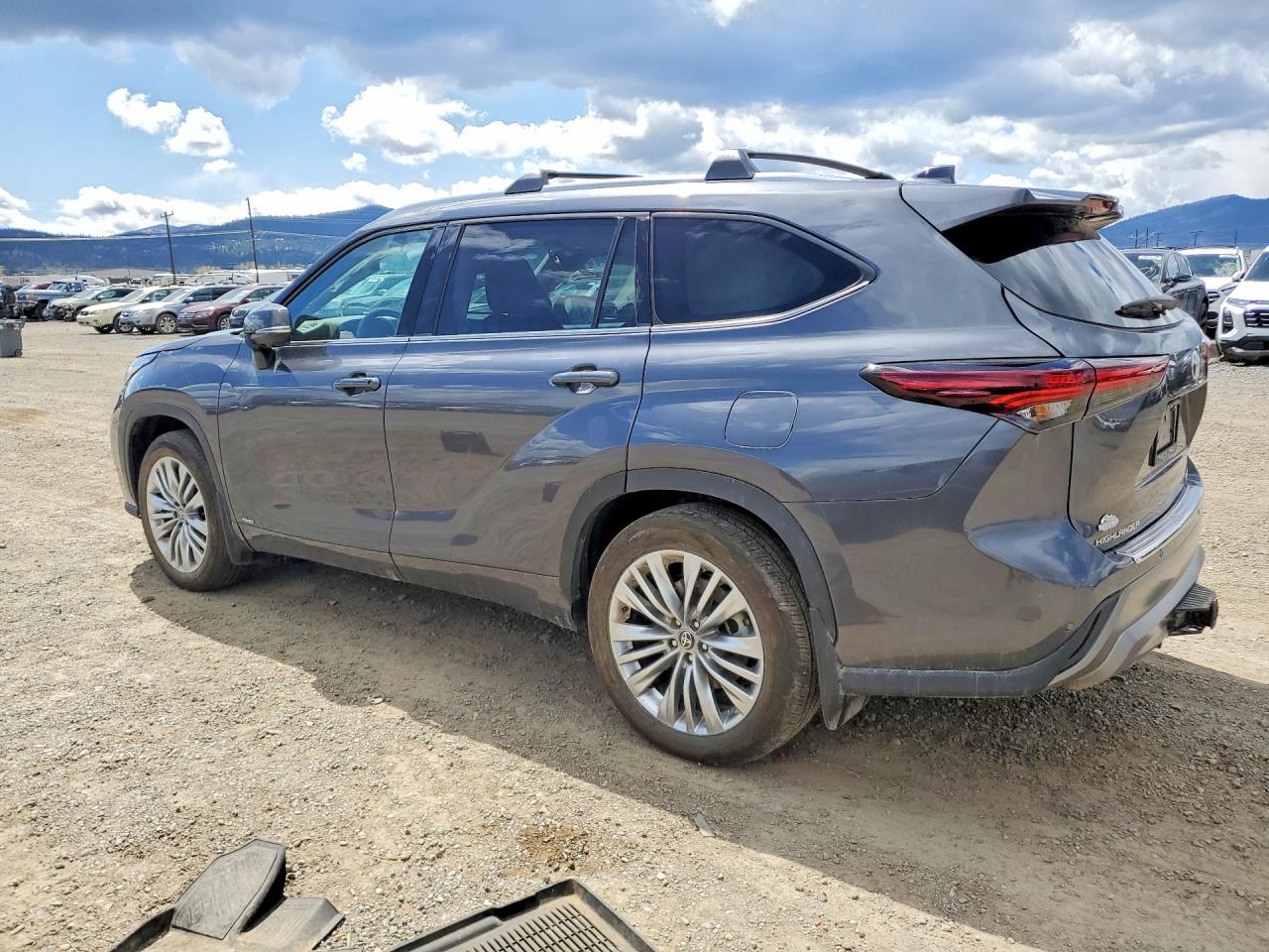2025 TOYOTA HIGHLANDER HYBRID PLATINUM photo 4