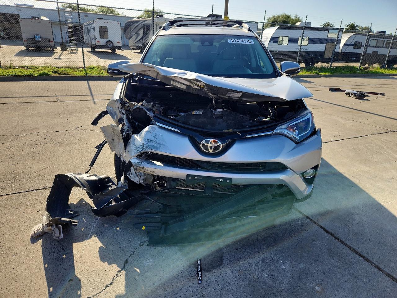 2017 TOYOTA RAV4 XLE photo 5