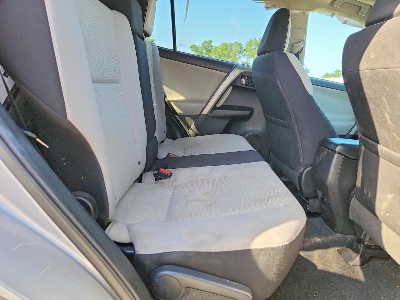 2017 TOYOTA RAV4 XLE photo 10