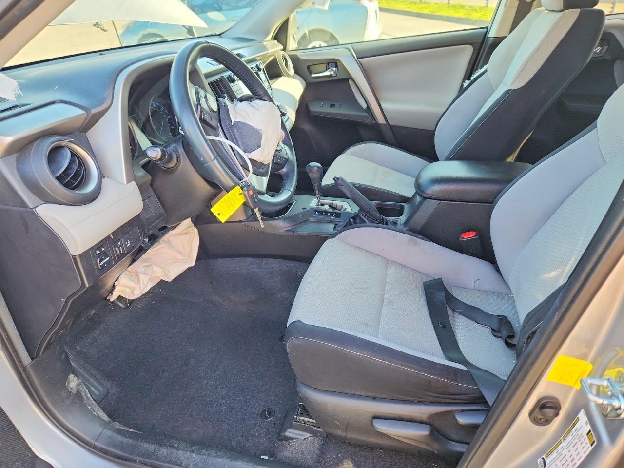 2017 TOYOTA RAV4 XLE photo 7