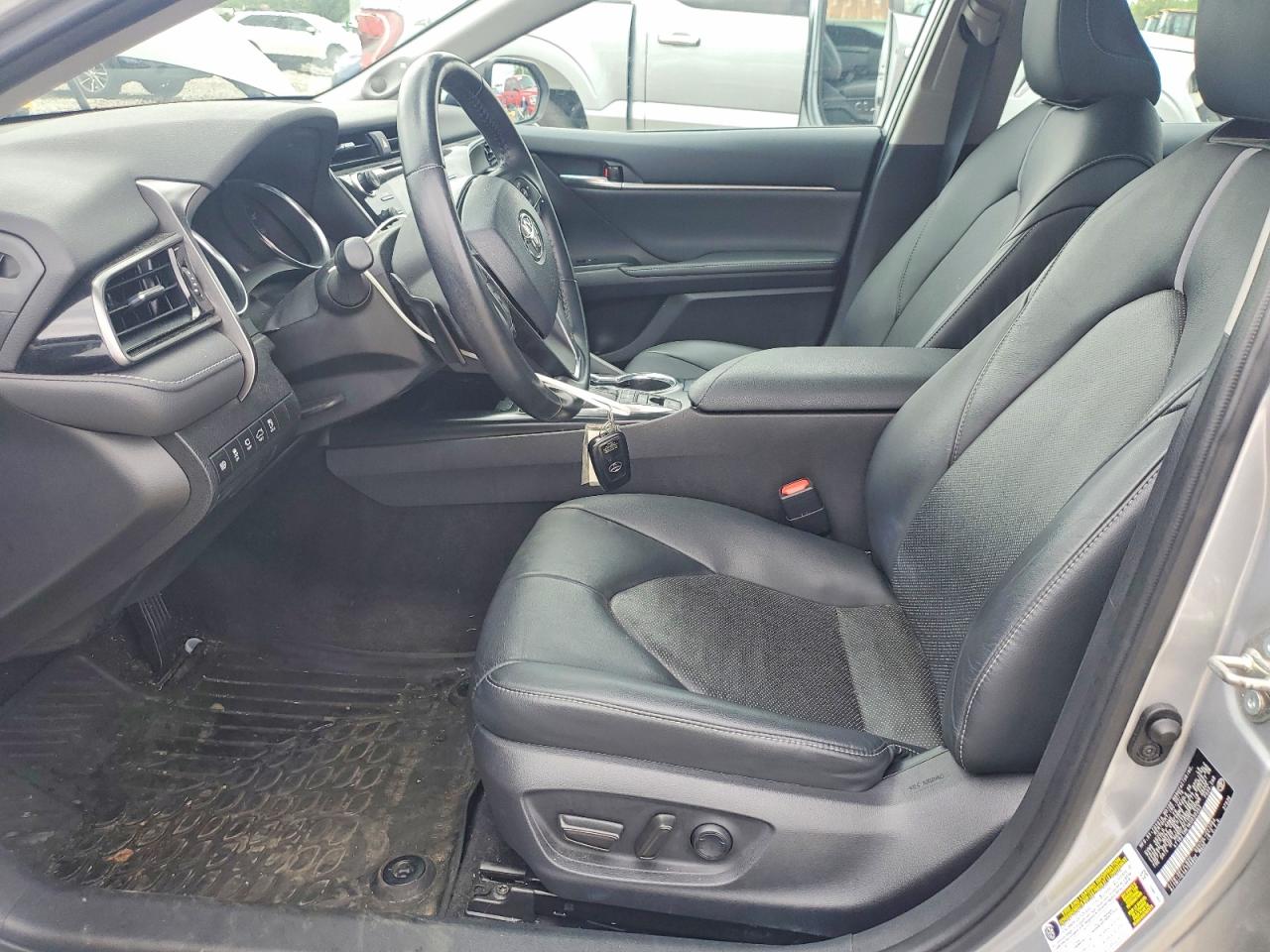 2019 TOYOTA CAMRY XSE V6 photo 7