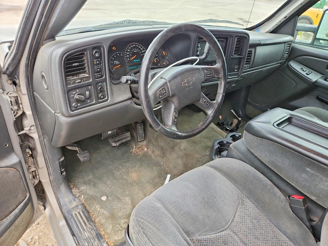 2004 CHEVROLET SILVERADO K1500 photo 22
