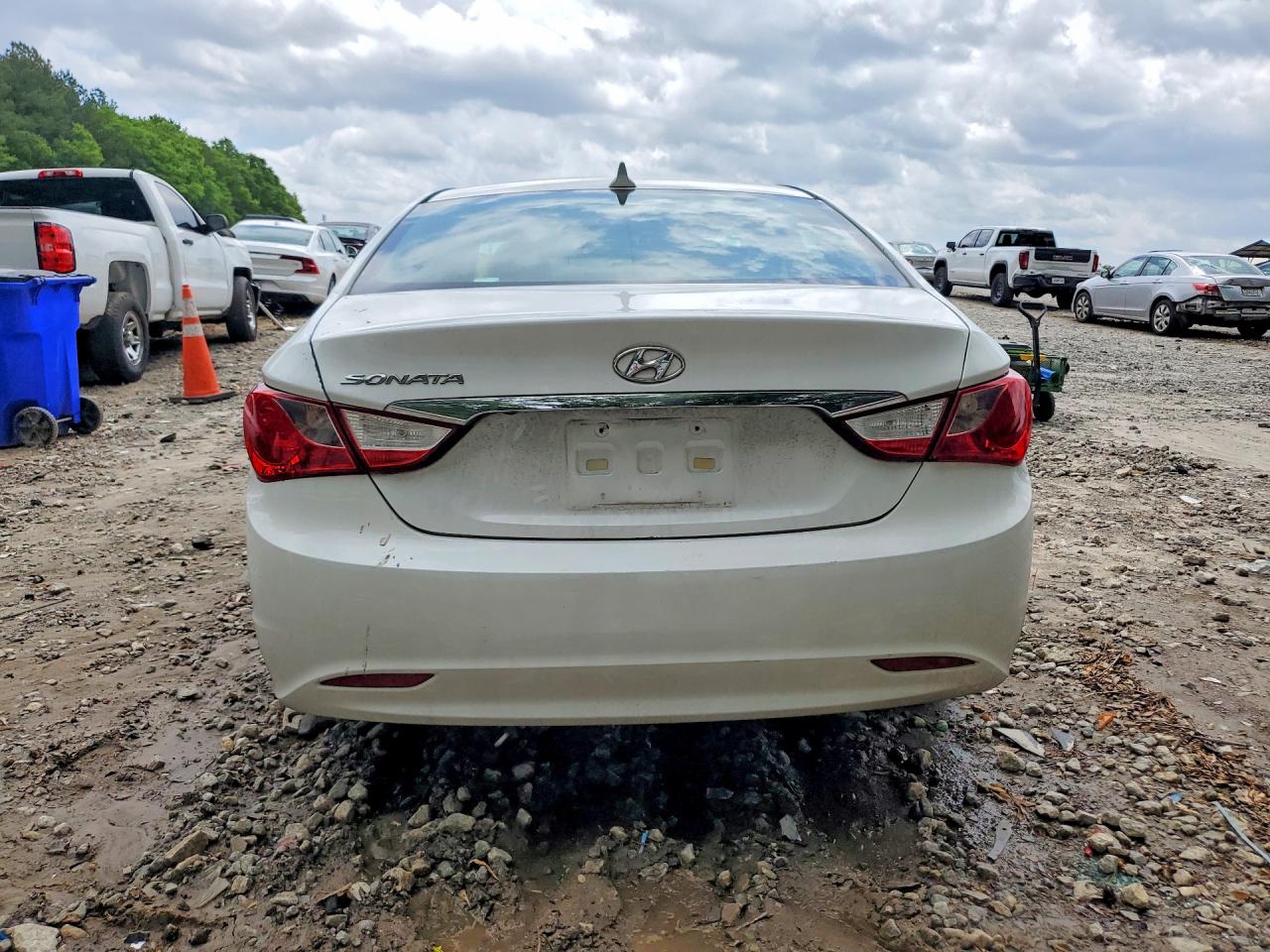 2011 HYUNDAI SONATA GLS photo 16