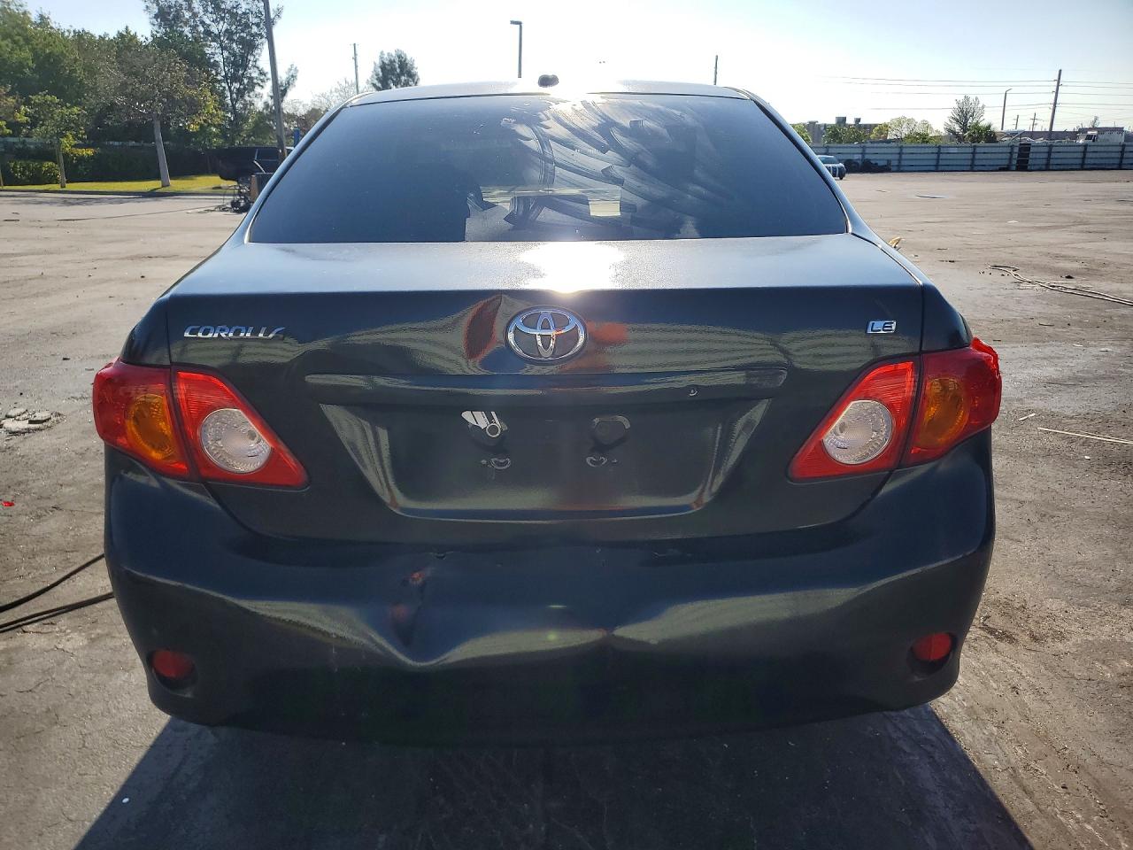 2010 TOYOTA COROLLA LE photo 11