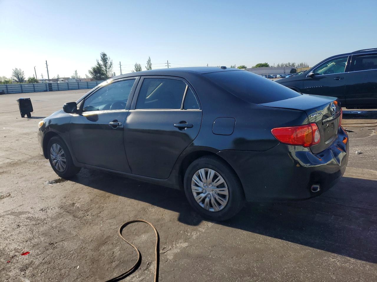 2010 TOYOTA COROLLA LE photo 3