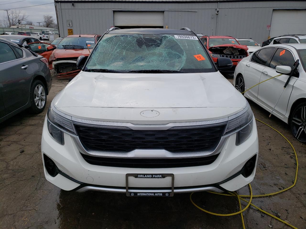 2021 KIA SELTOS S photo 9