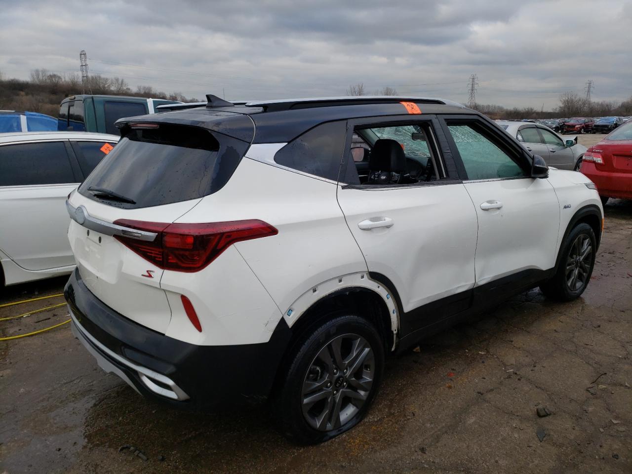 2021 KIA SELTOS S photo 5