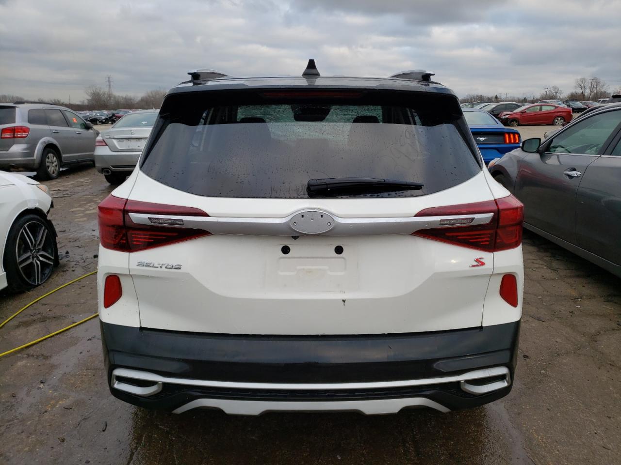 2021 KIA SELTOS S photo 11