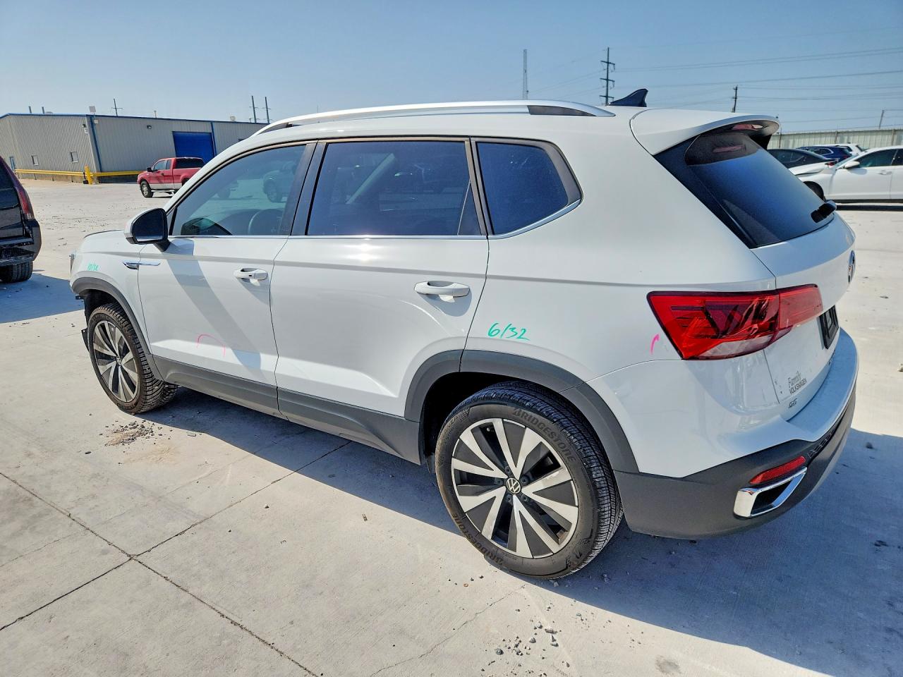2024 VOLKSWAGEN TAOS SE photo 3