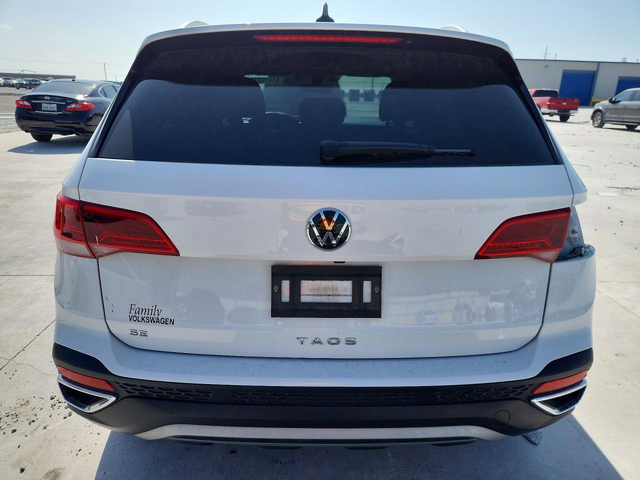 2024 VOLKSWAGEN TAOS SE photo 11
