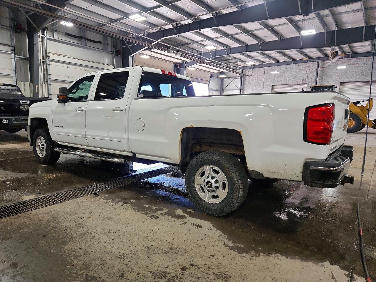 2017 CHEVROLET SILVERADO K2500 HEAVY DUTY LT photo 2