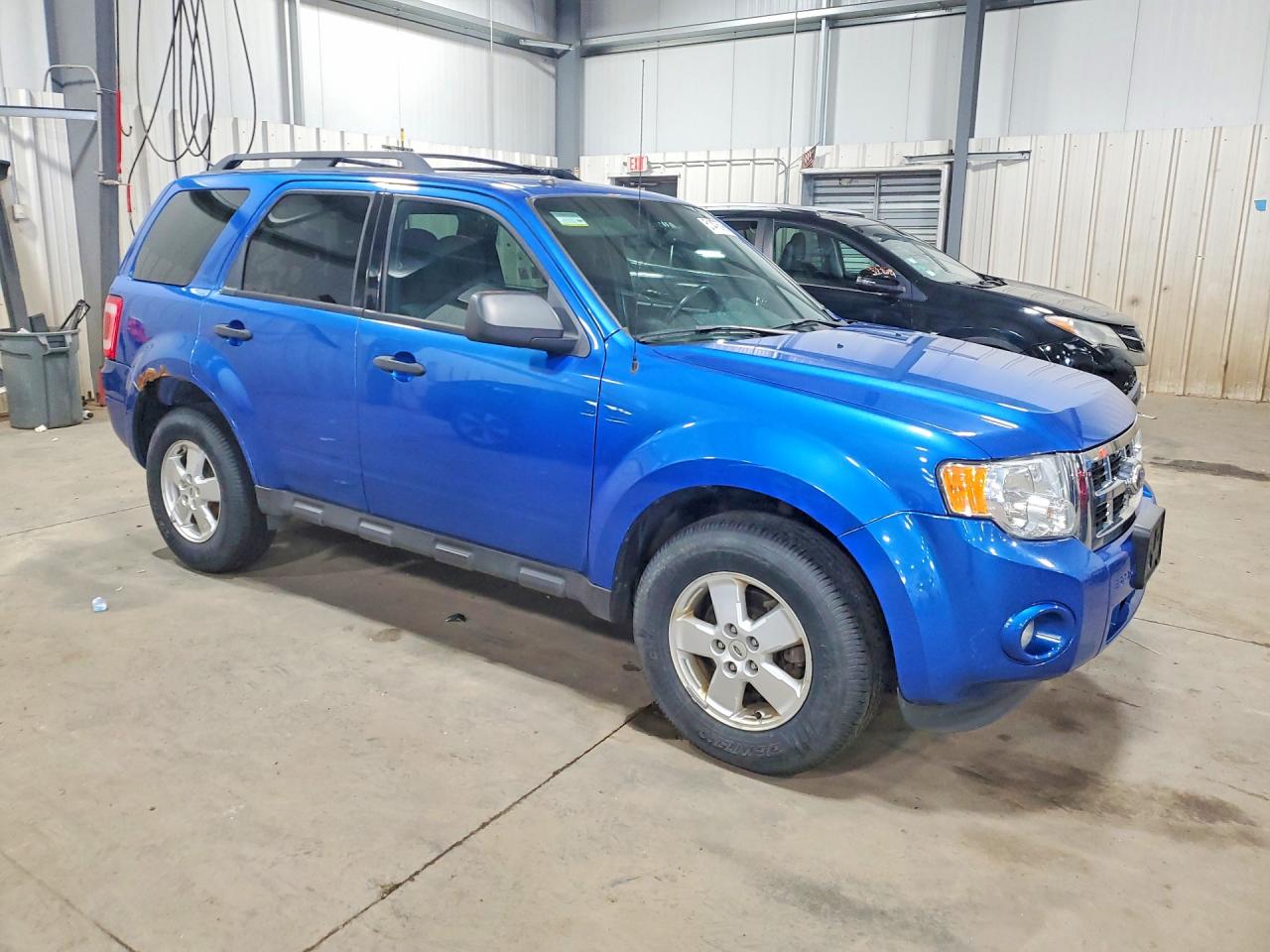 2012 FORD ESCAPE XLT photo 4