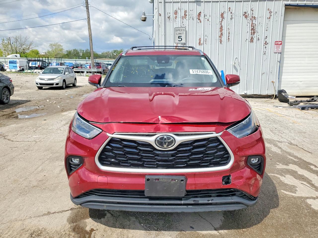 2021 TOYOTA HIGHLANDER XLE photo 9
