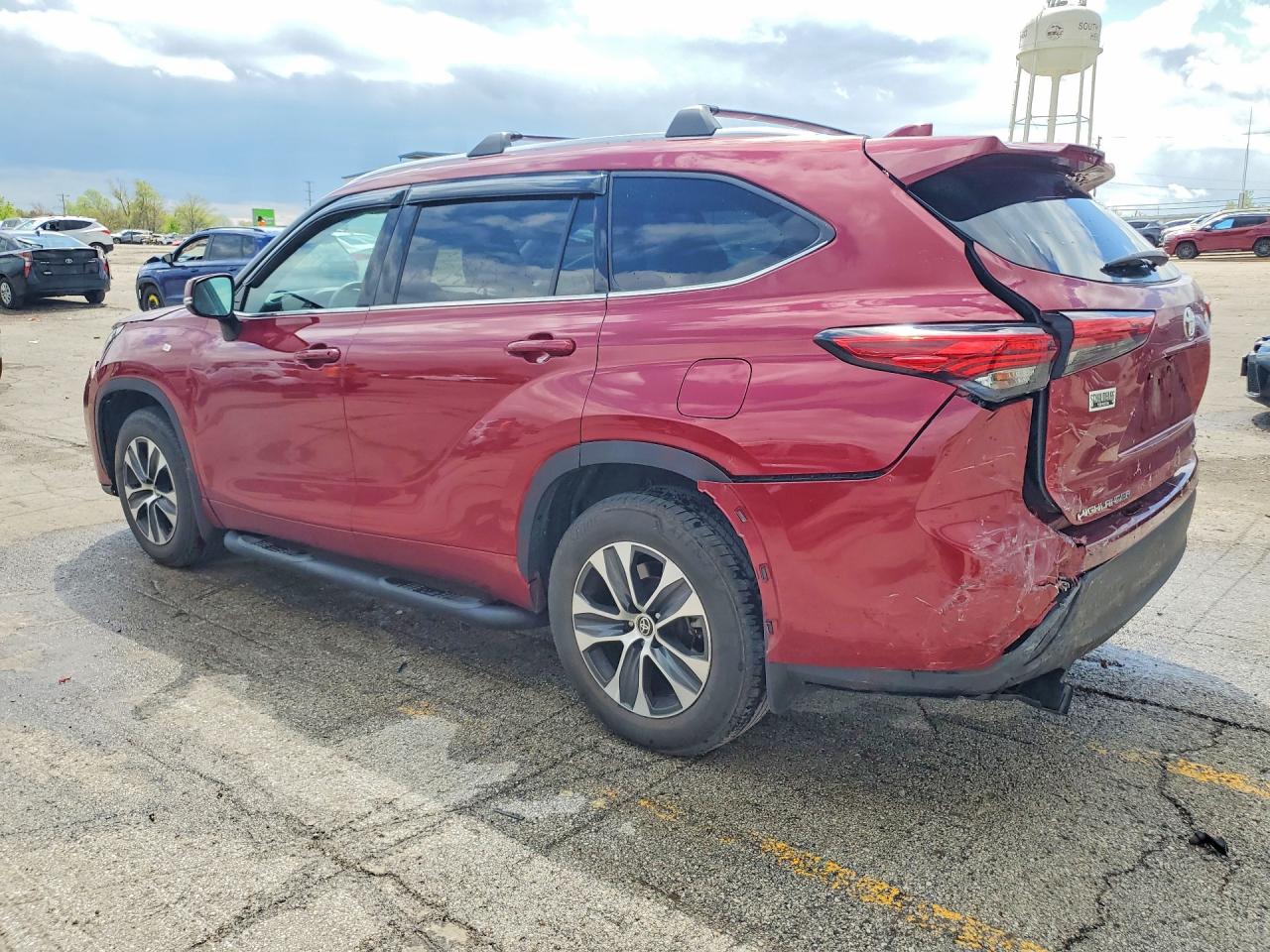 2021 TOYOTA HIGHLANDER XLE photo 3