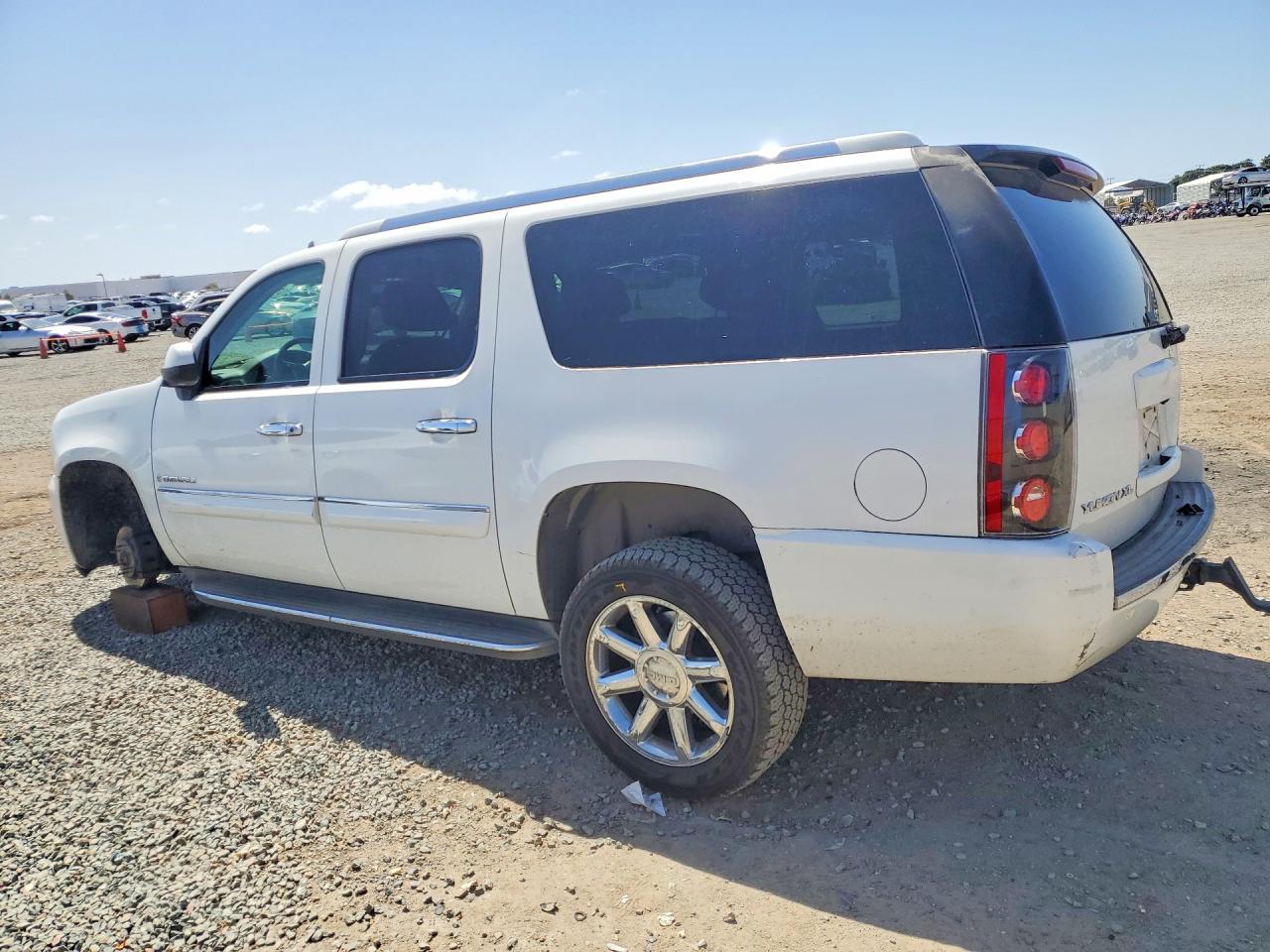 2007 GMC YUKON XL DENALI photo 4