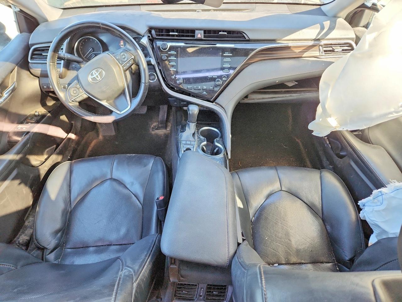 2020 TOYOTA CAMRY XLE photo 15
