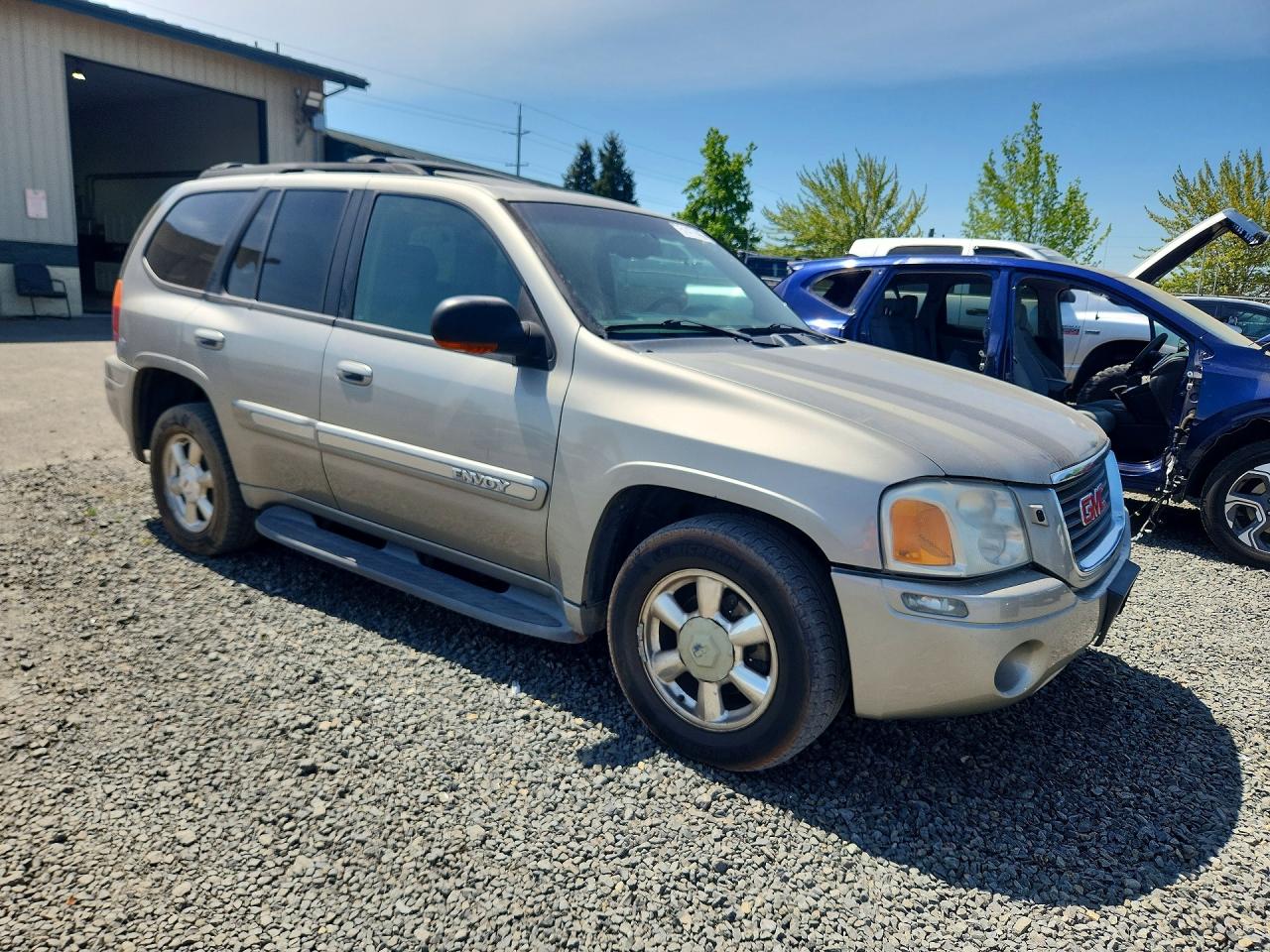 2002 GMC ENVOY photo 7