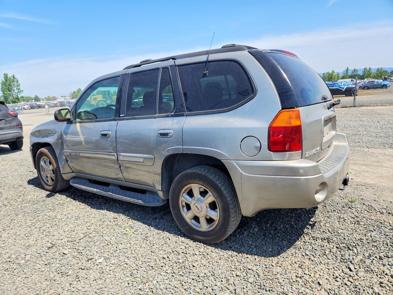 2002 GMC ENVOY photo 3