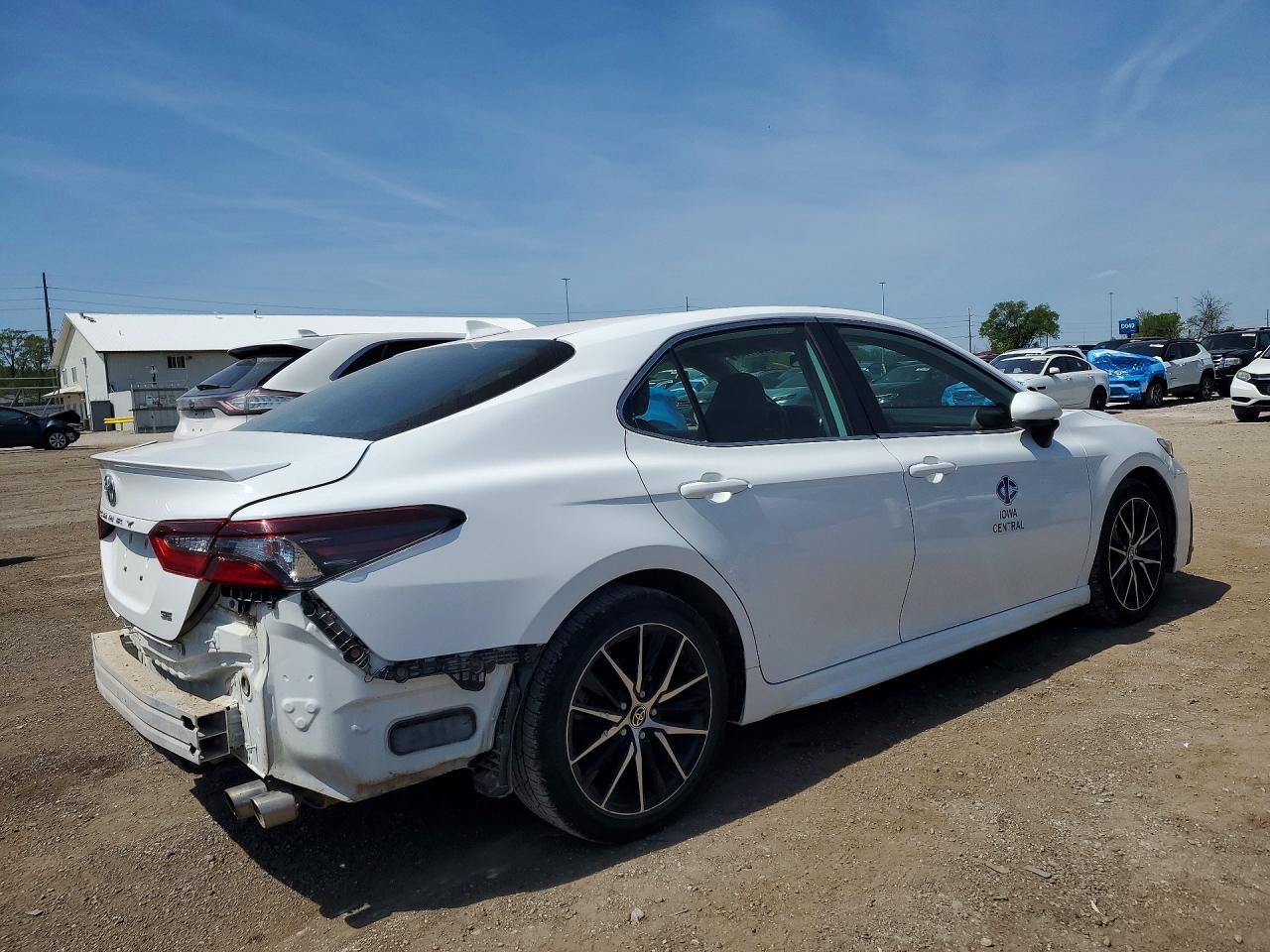2021 TOYOTA CAMRY SE photo 7