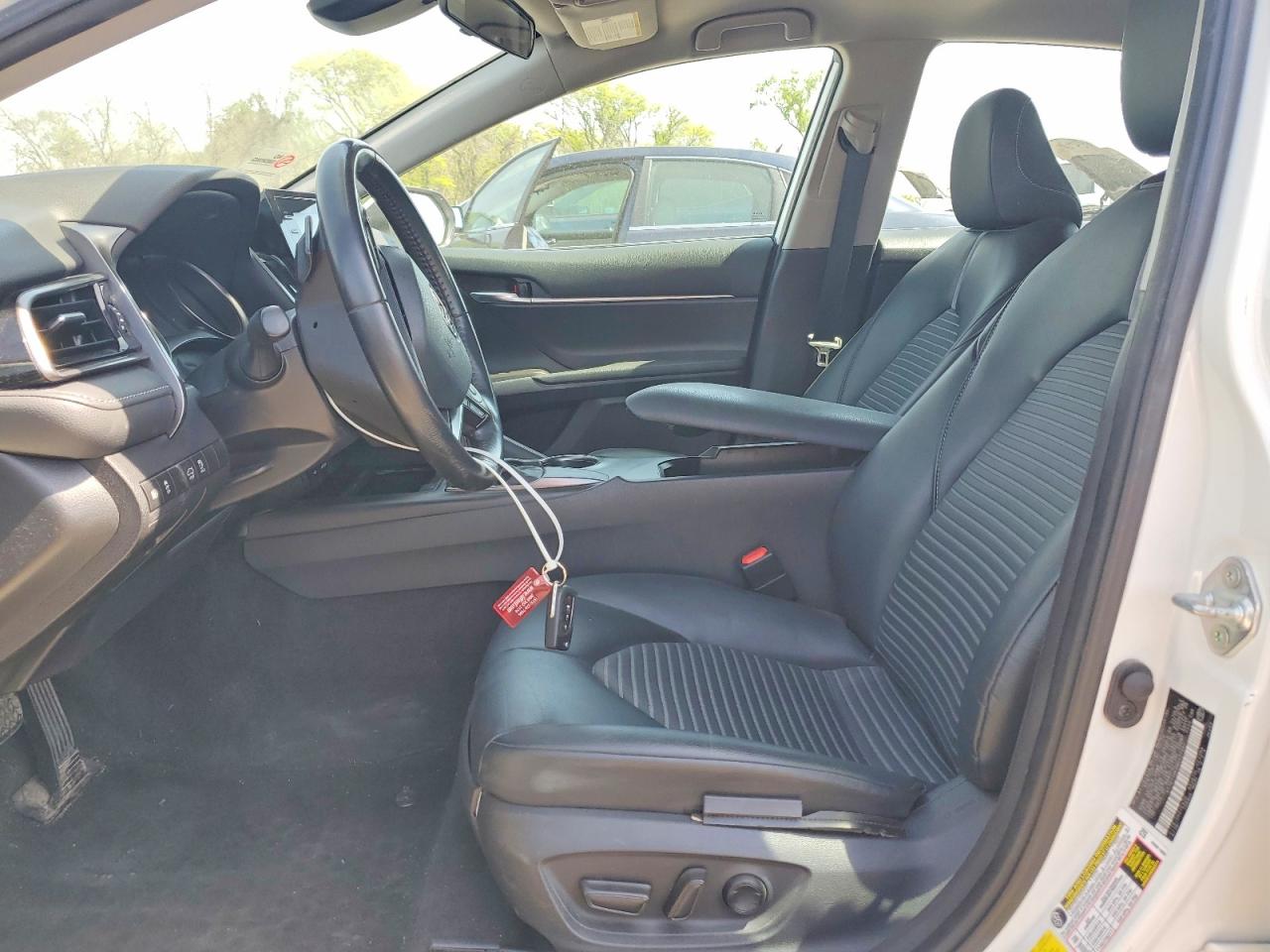 2021 TOYOTA CAMRY SE photo 19