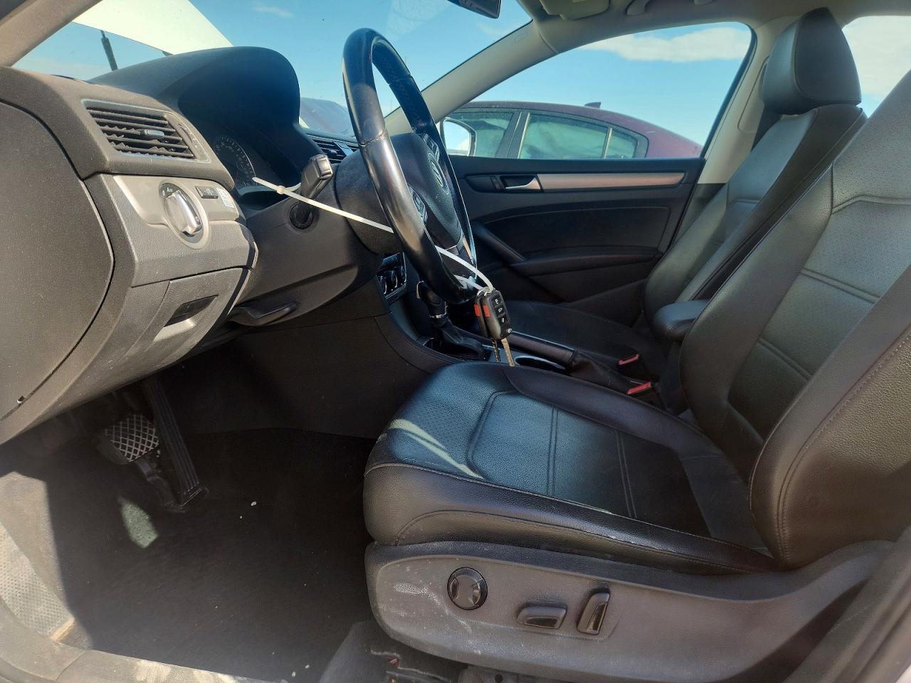 2014 VOLKSWAGEN PASSAT SE photo 19