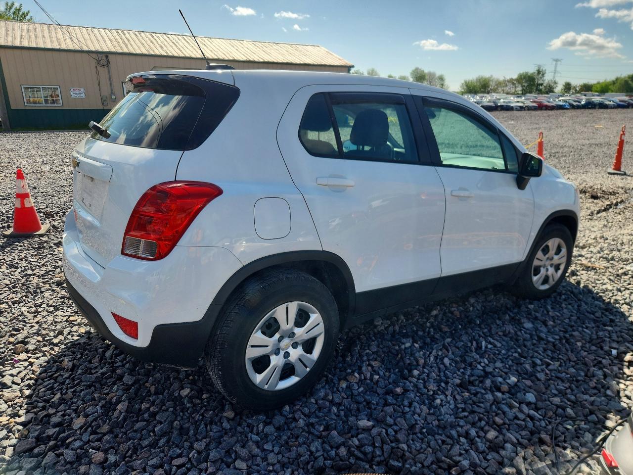 2018 CHEVROLET TRAX LS photo 5