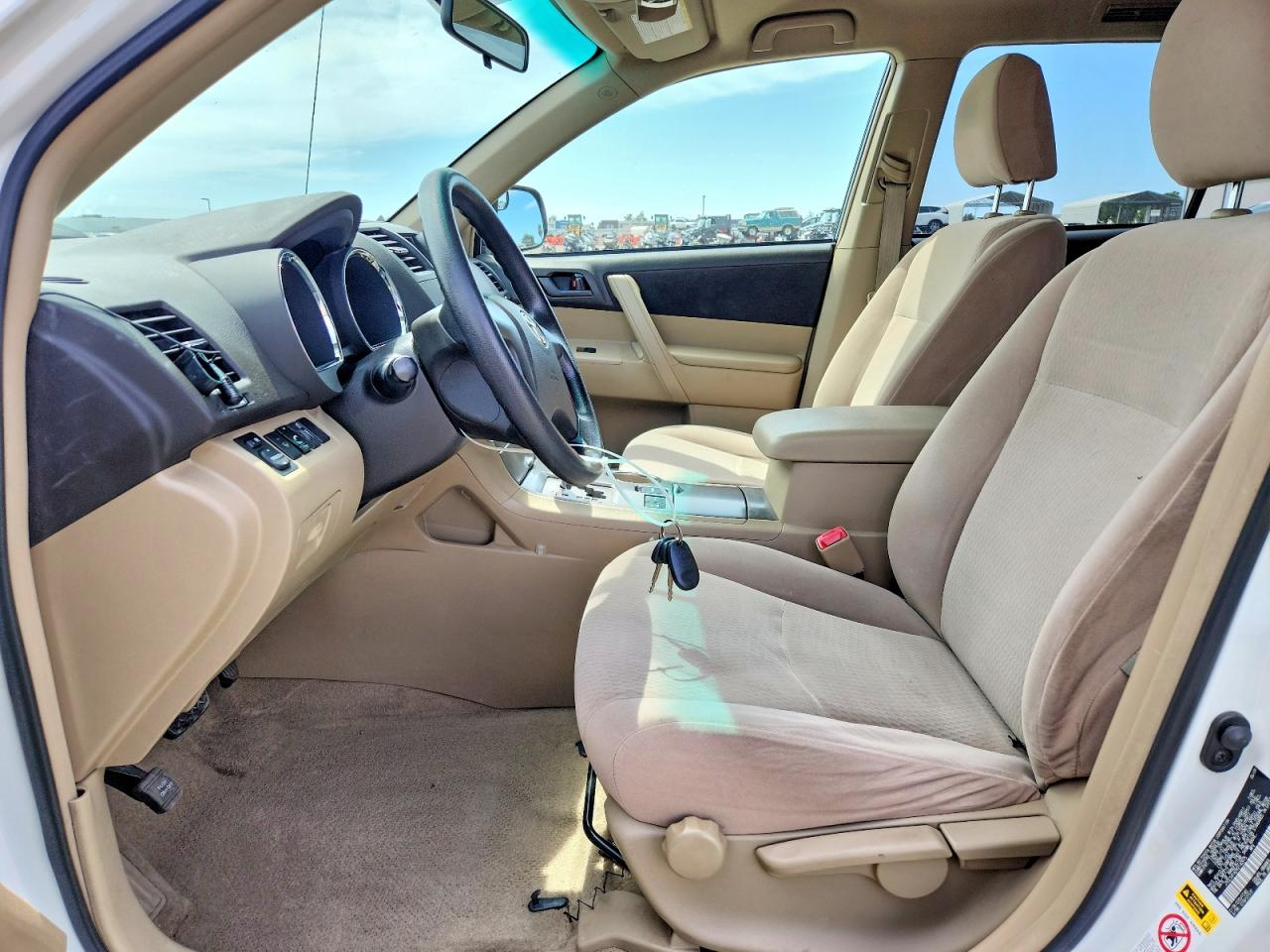 2009 TOYOTA HIGHLANDER BASE photo 13