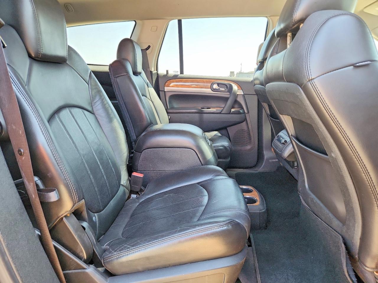2010 BUICK ENCLAVE CXL photo 11