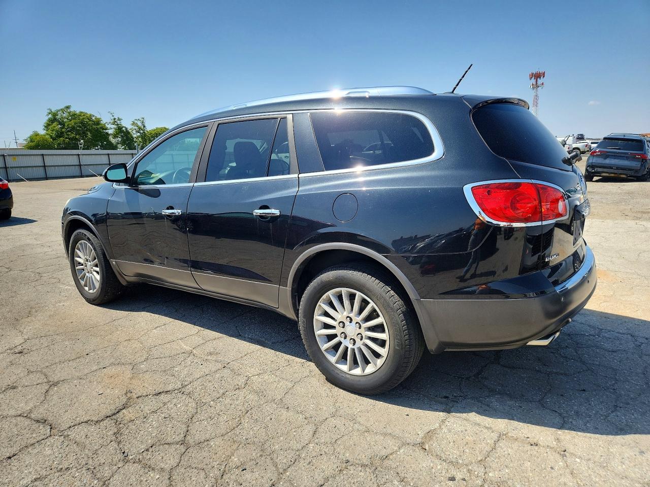 2010 BUICK ENCLAVE CXL photo 2