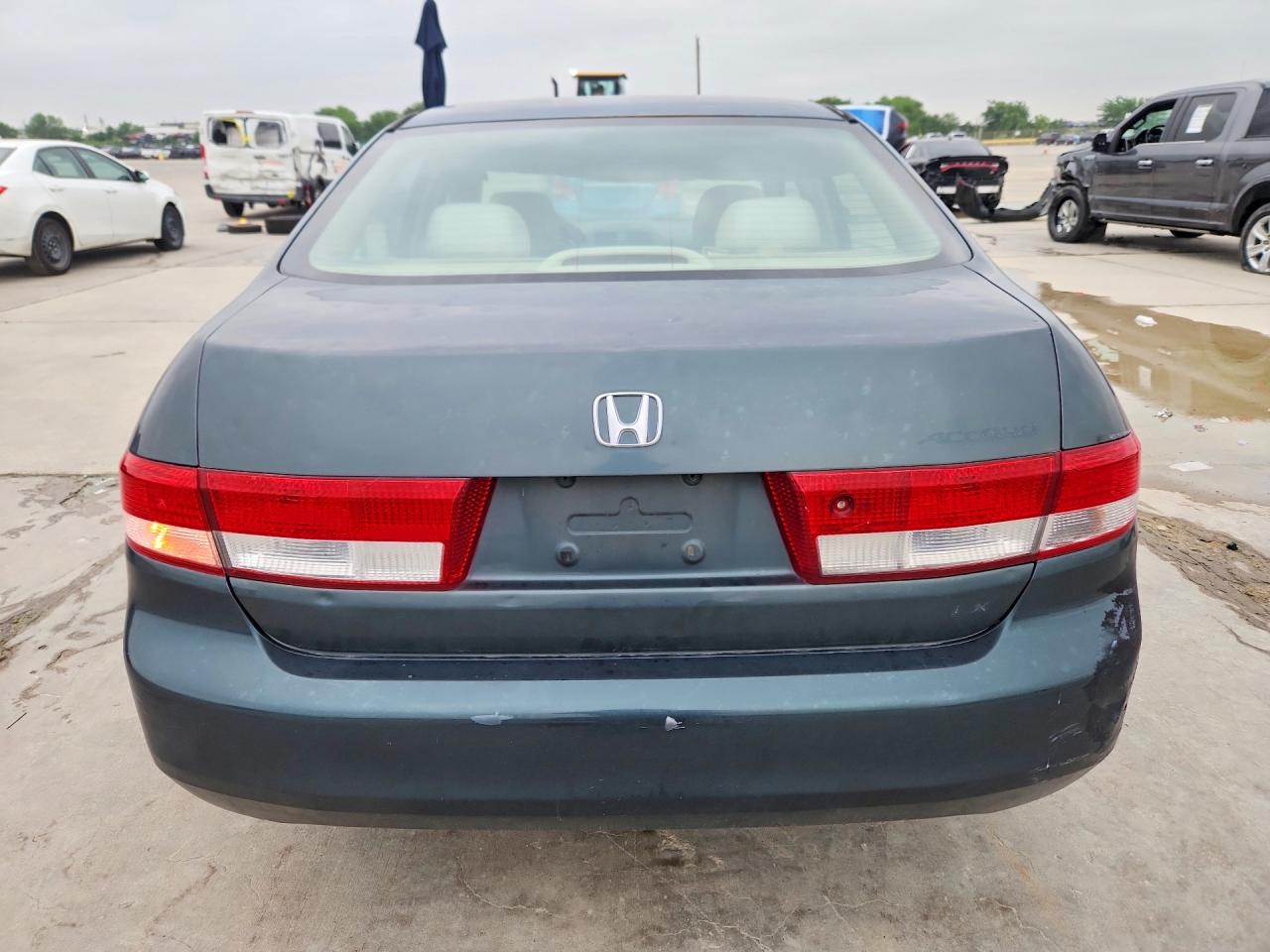2004 HONDA ACCORD LX photo 16