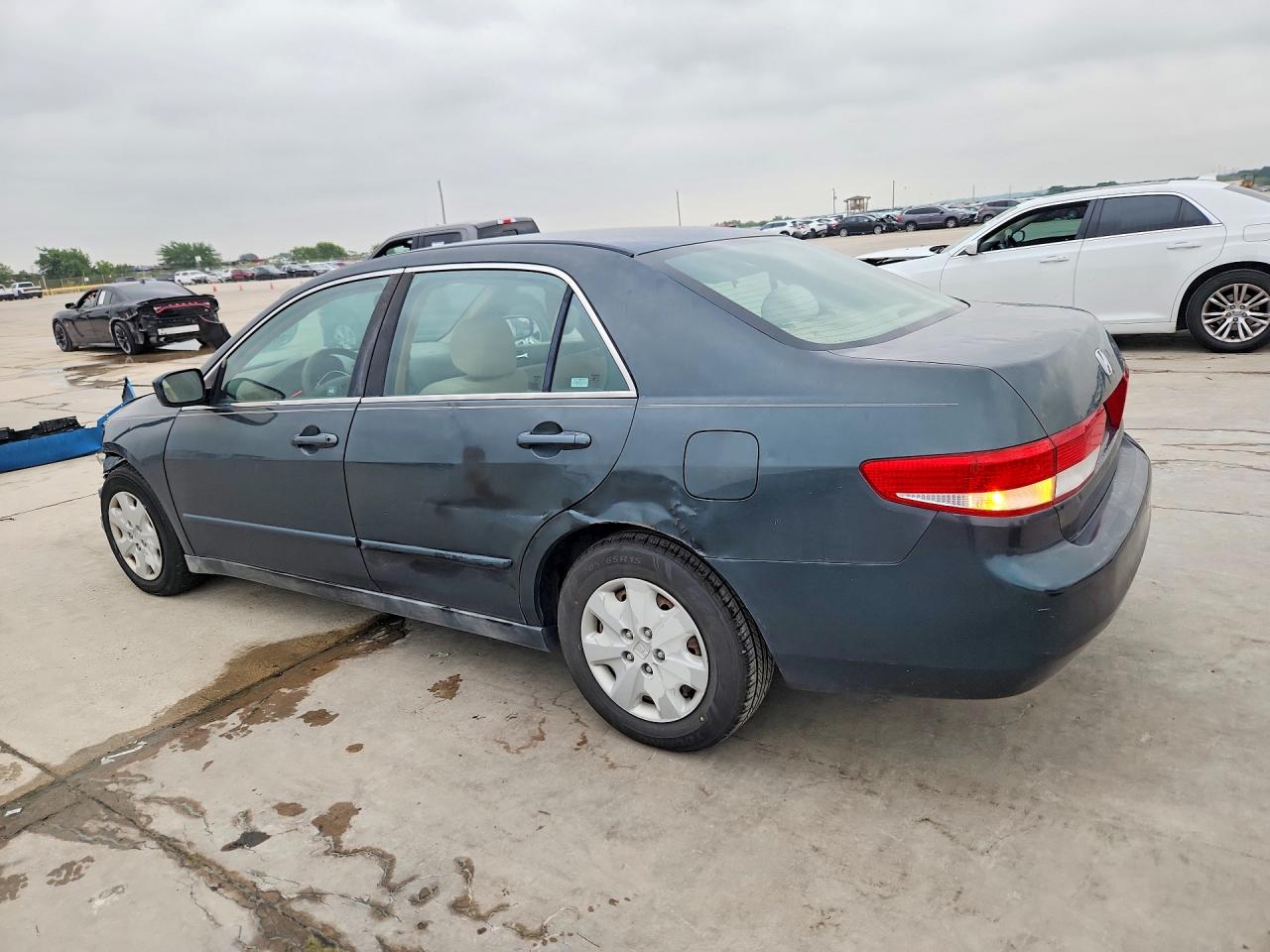2004 HONDA ACCORD LX photo 4