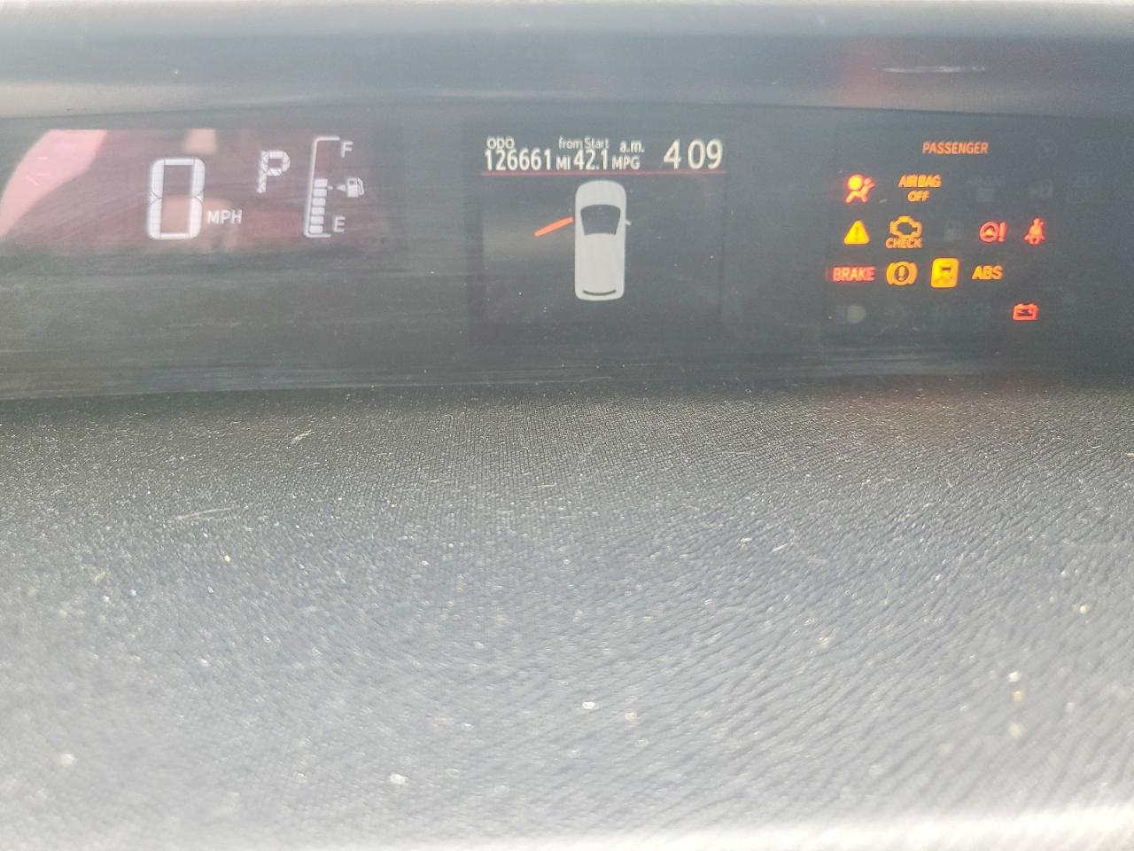 2015 TOYOTA PRIUS C TWO photo 17