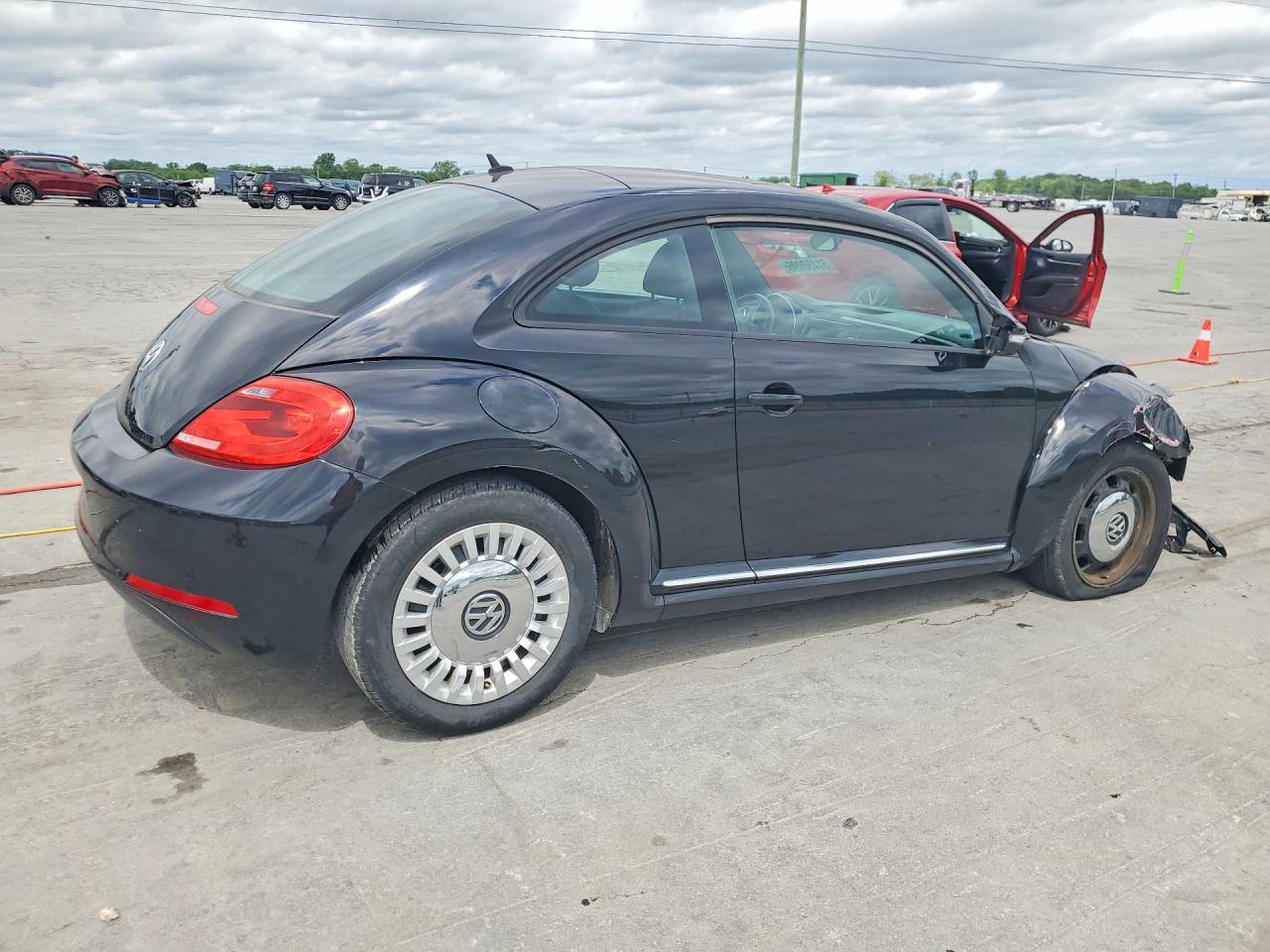 2013 VOLKSWAGEN BEETLE photo 7