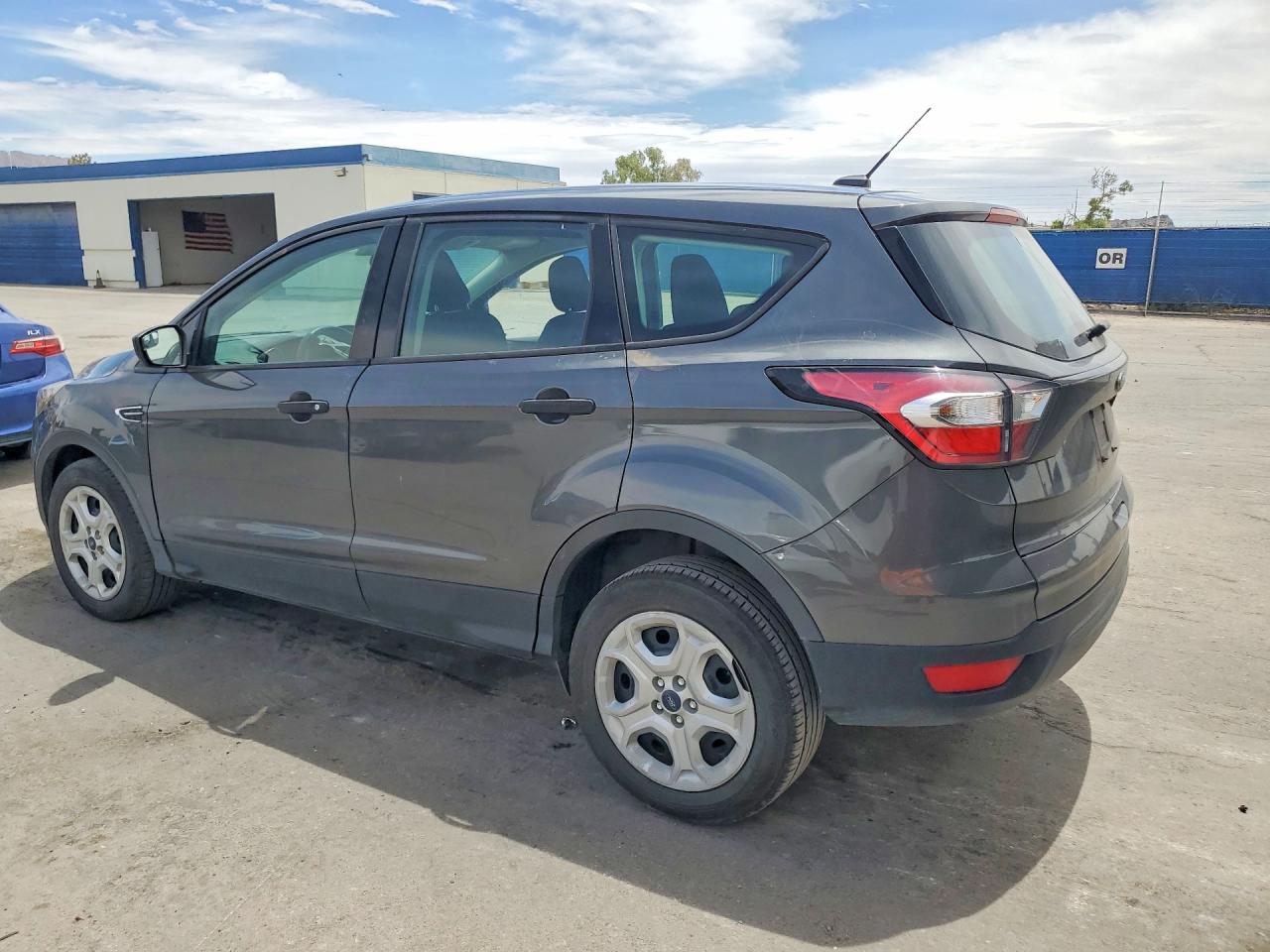 2018 FORD ESCAPE S photo 3