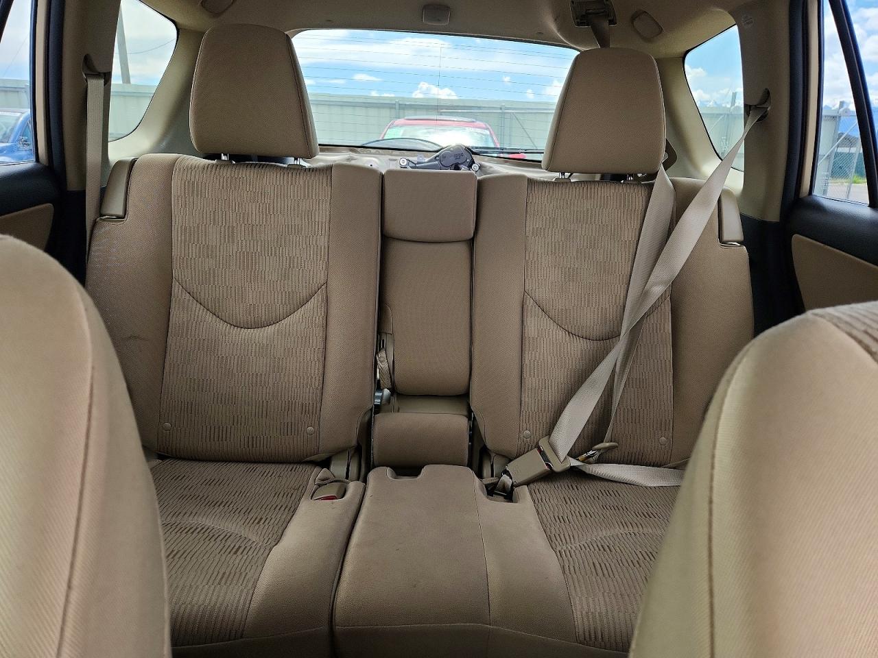2011 TOYOTA RAV4 BASE photo 19