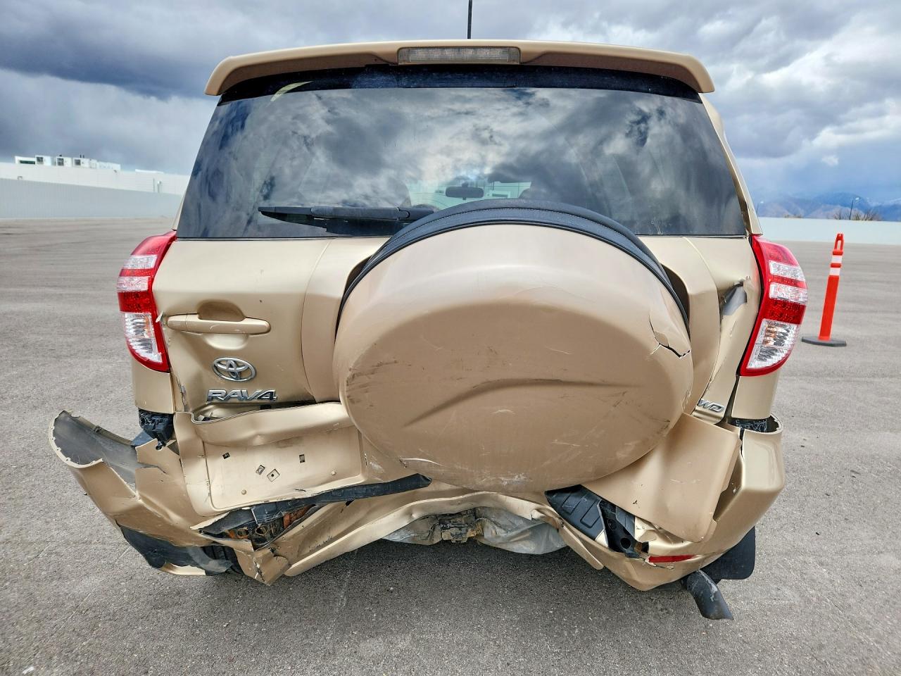 2011 TOYOTA RAV4 BASE photo 11