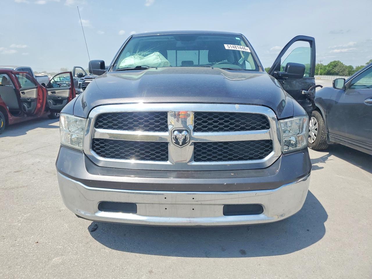 2016 RAM 1500 SLT photo 9