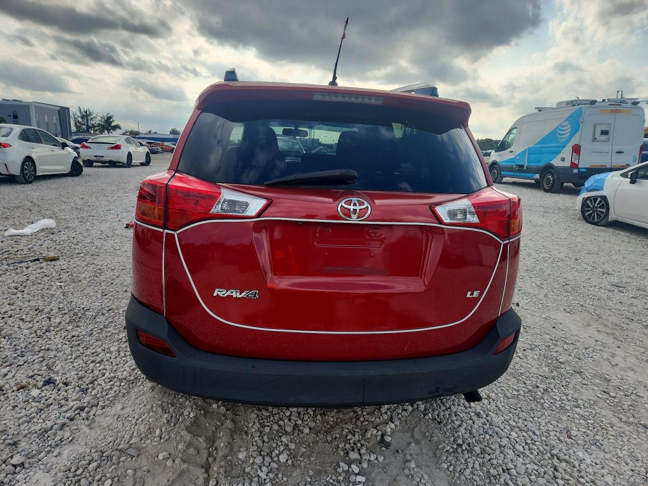 2013 TOYOTA RAV4 LE photo 11